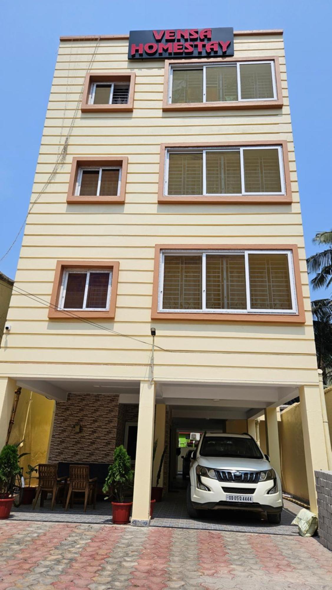 Vensa Homestay Puri Exterior photo